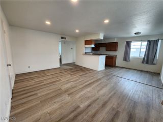 504 Calcaterra Circle F, Las Vegas, NV 89119