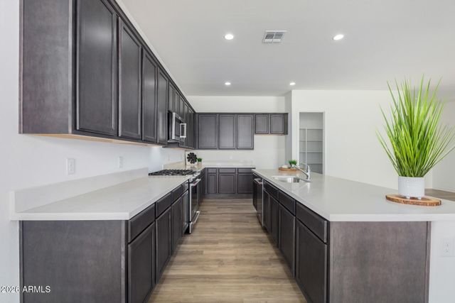 19758 W MONTECITO Avenue, Litchfield Park, AZ 85340