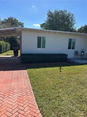 1560 NE 129th St, North Miami, FL 33161