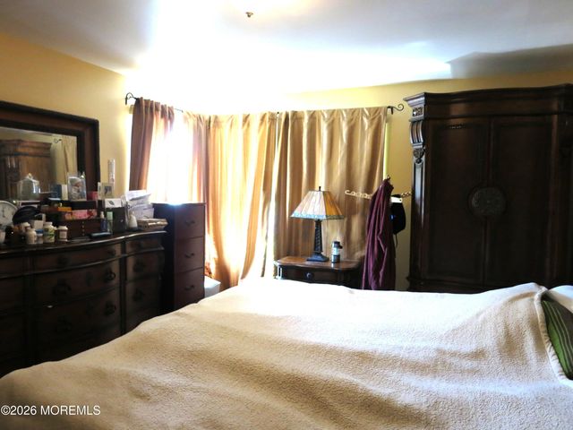 37 Aspen Avenue, Englishtown, NJ 07726