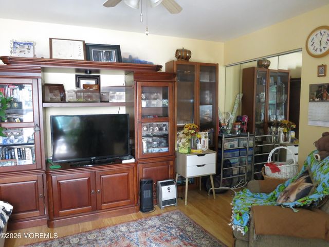 37 Aspen Avenue, Englishtown, NJ 07726