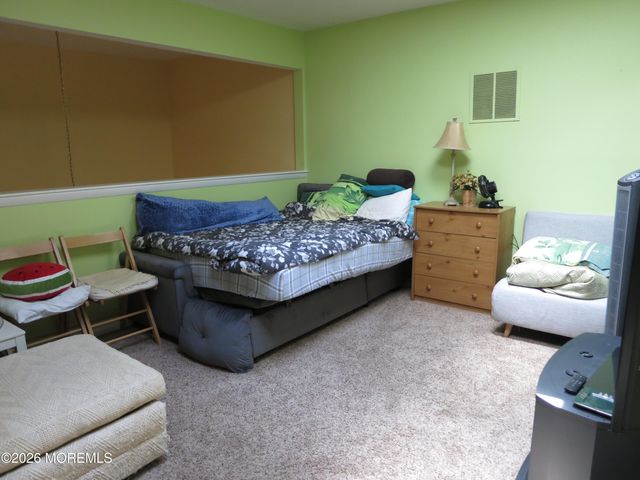 37 Aspen Avenue, Englishtown, NJ 07726