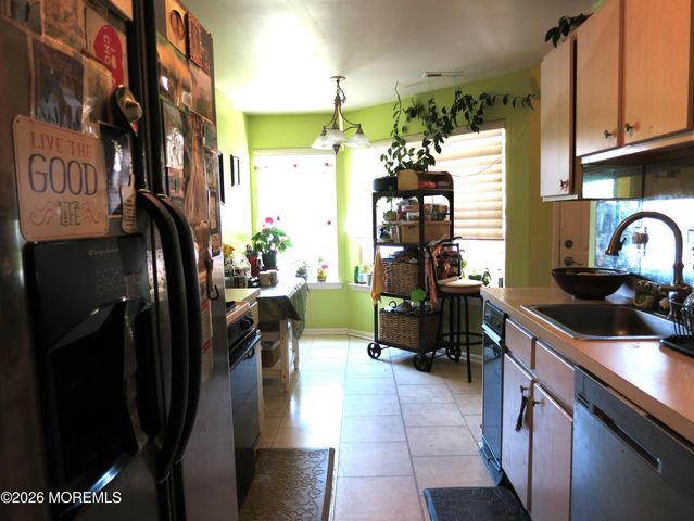 37 Aspen Avenue, Englishtown, NJ 07726