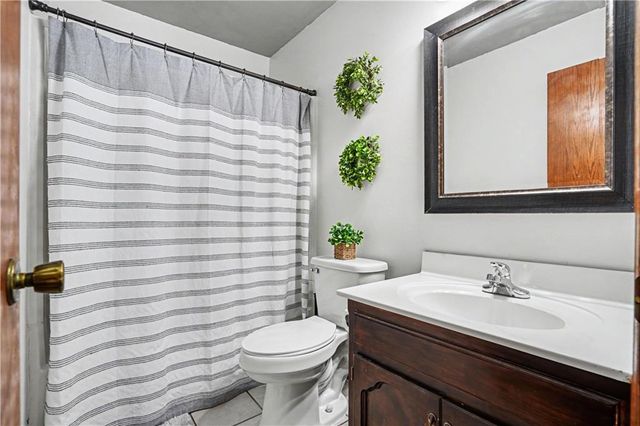 5315 NW 87th Street, Kansas City, MO 64154