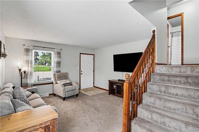 5315 NW 87th Street, Kansas City, MO 64154