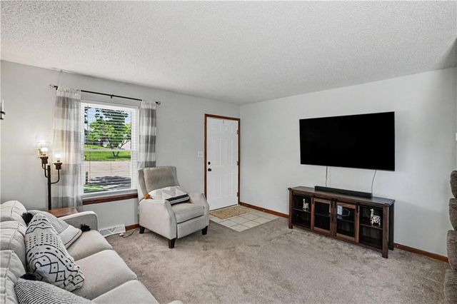 5315 NW 87th Street, Kansas City, MO 64154