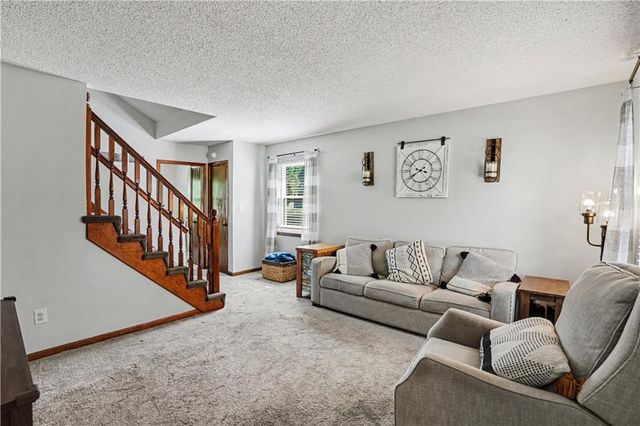 5315 NW 87th Street, Kansas City, MO 64154