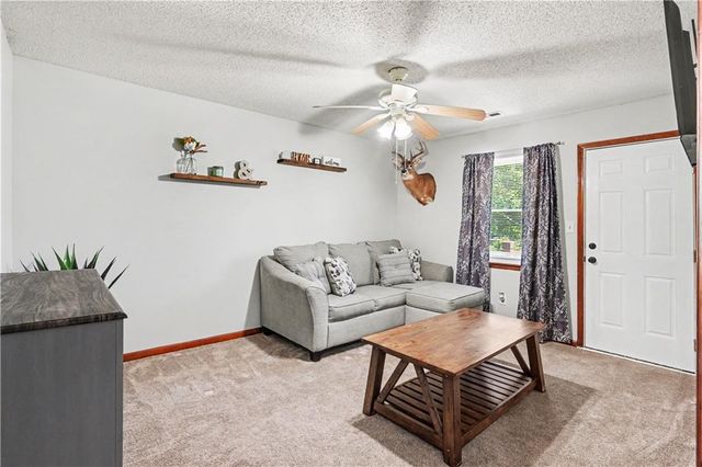 5315 NW 87th Street, Kansas City, MO 64154