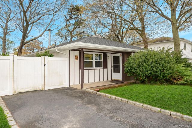 2 Arleen Avenue, Holbrook, NY 11741