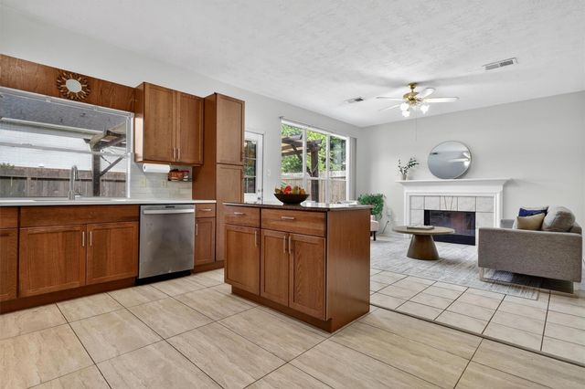 10054 Rio Bravo Road, Houston, TX 77064