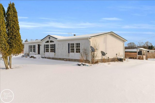 7677 Hewitt Road, Greenwood Twp, MI 48006