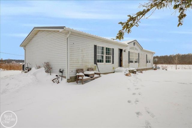 7677 Hewitt Road, Greenwood Twp, MI 48006