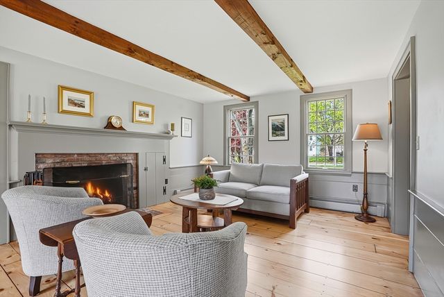 17 Alprilla Farm Road, Hopkinton, MA 01748