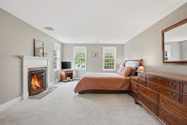 17 Alprilla Farm Road, Hopkinton, MA 01748
