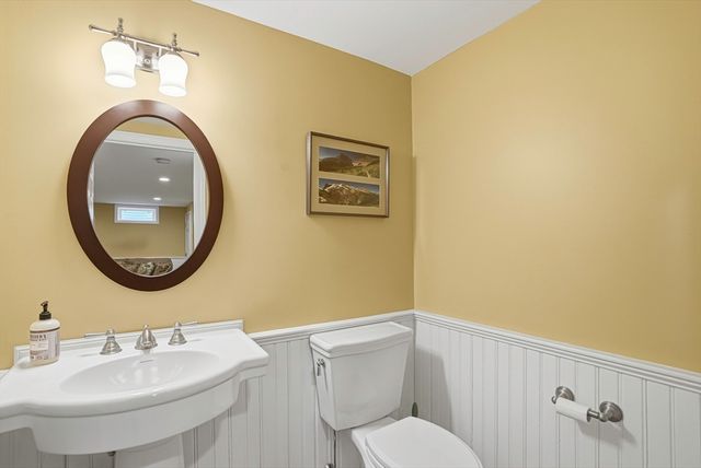 17 Alprilla Farm Road, Hopkinton, MA 01748