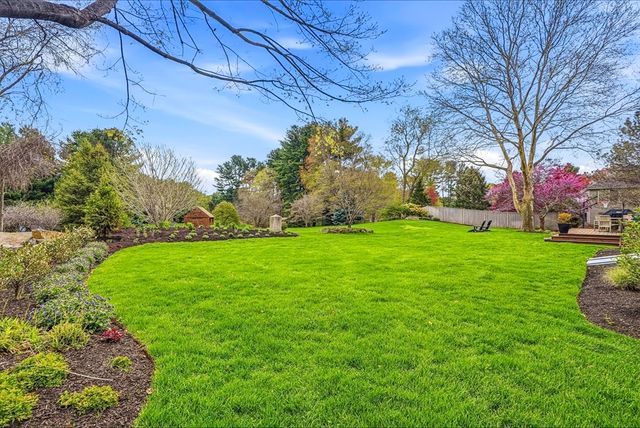 17 Alprilla Farm Road, Hopkinton, MA 01748