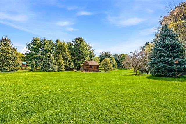 17 Alprilla Farm Road, Hopkinton, MA 01748