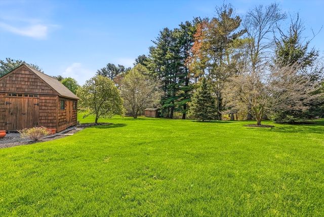 17 Alprilla Farm Road, Hopkinton, MA 01748