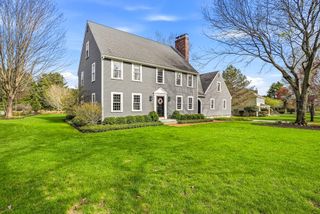 17 Alprilla Farm Road, Hopkinton, MA 01748