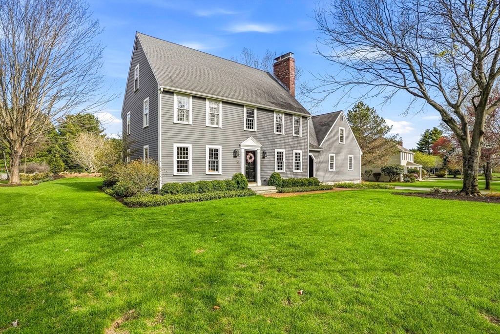 17 Alprilla Farm Road, Hopkinton, MA 01748