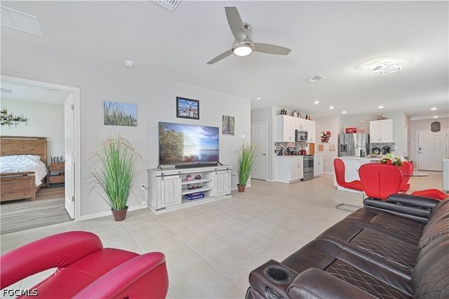 8817 Swell Brooks CT, North Fort Myers, FL 33917