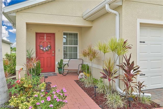 8817 Swell Brooks CT, North Fort Myers, FL 33917