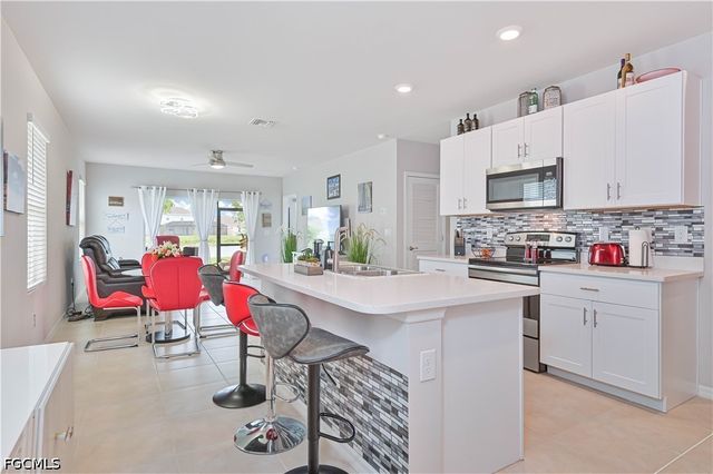 8817 Swell Brooks CT, North Fort Myers, FL 33917
