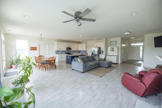 801 S County Road 775 W, Yorktown, IN 47396