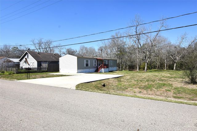 215 Live Oak Street, Crosby, TX 77532