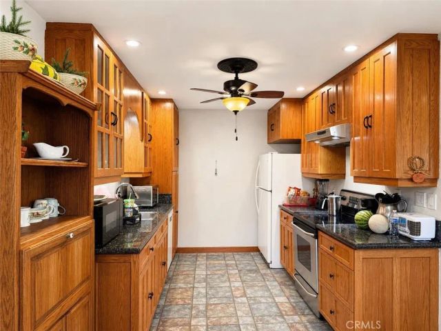 3502 Towne Center Dr., La Verne, CA 91750