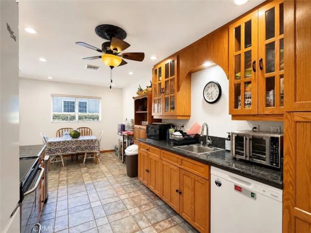 3502 Towne Center Dr., La Verne, CA 91750