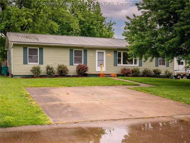 54 Corey Drive, Poca, WV 25159