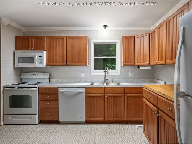 54 Corey Drive, Poca, WV 25159