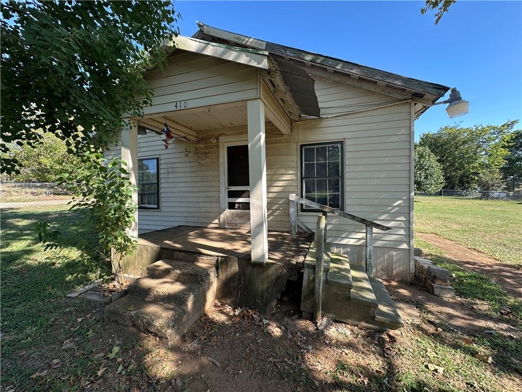 410 East 7th Street, Hearne, TX 77859