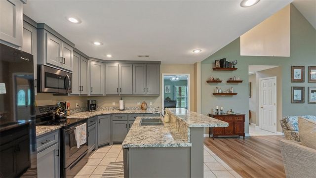15150 Wild Honey Lane, Garfield, AR 72732