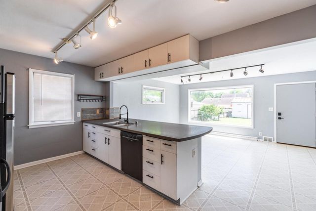 2332 Ferry STREET, La Crosse, WI 54601