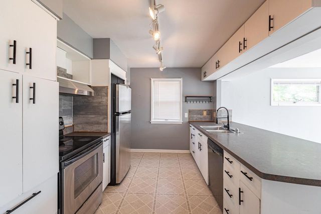 2332 Ferry STREET, La Crosse, WI 54601