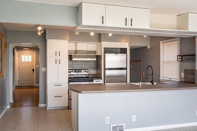 2332 Ferry STREET, La Crosse, WI 54601