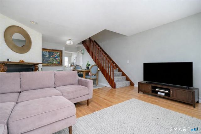 81 Wolfpit Avenue APT B3, Norwalk, CT 06851