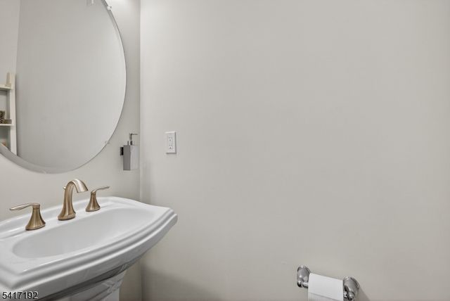 29 Robeson St, Somerville Boro, NJ 08876