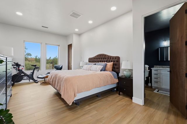 95 Todos Juntos Road, Corrales, NM 87048