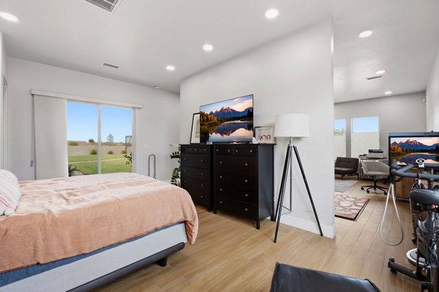 95 Todos Juntos Road, Corrales, NM 87048