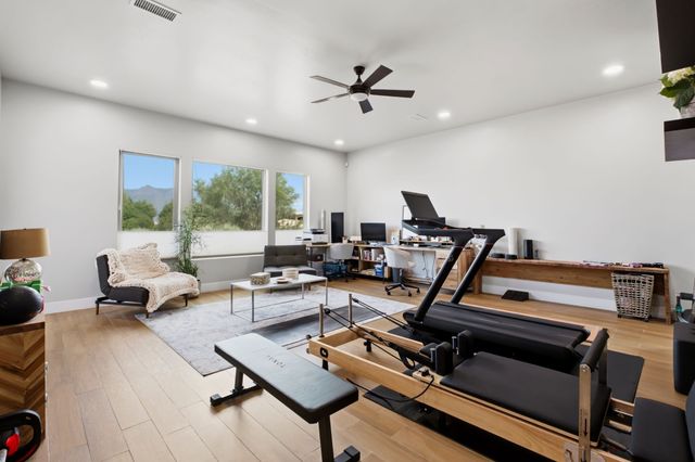 95 Todos Juntos Road, Corrales, NM 87048