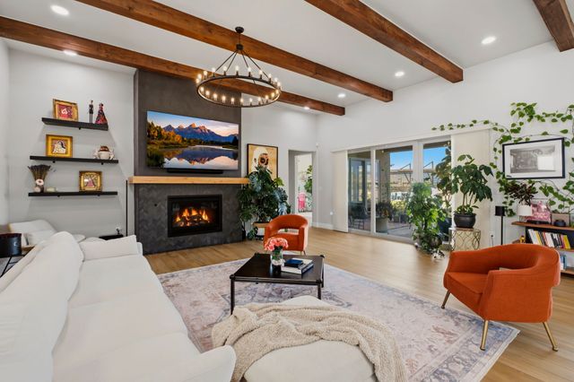 95 Todos Juntos Road, Corrales, NM 87048
