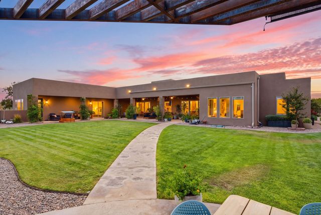 95 Todos Juntos Road, Corrales, NM 87048