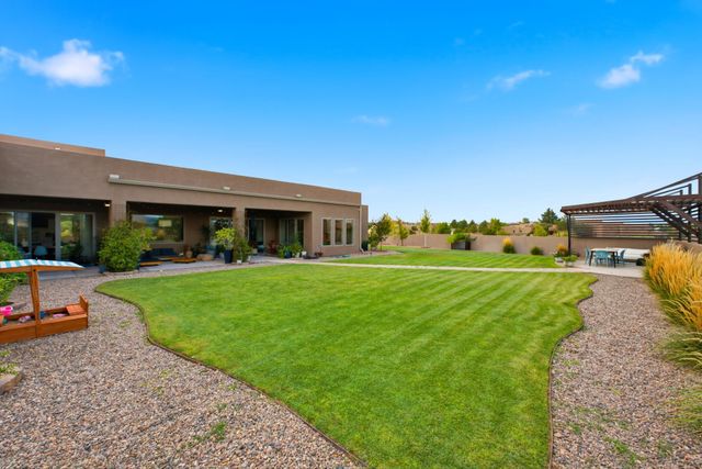 95 Todos Juntos Road, Corrales, NM 87048