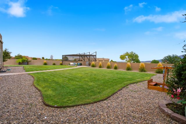 95 Todos Juntos Road, Corrales, NM 87048