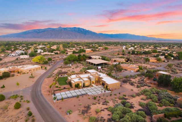 95 Todos Juntos Road, Corrales, NM 87048