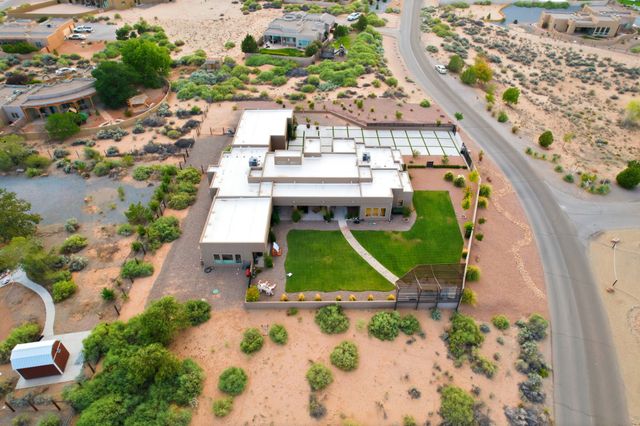95 Todos Juntos Road, Corrales, NM 87048