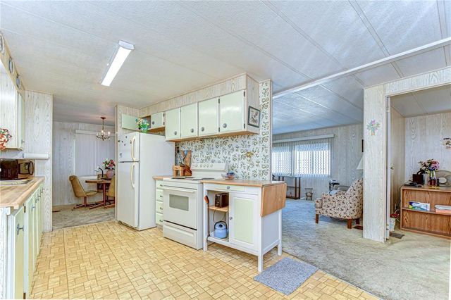 34834 CARL AVENUE, Zephyrhills, FL 33541